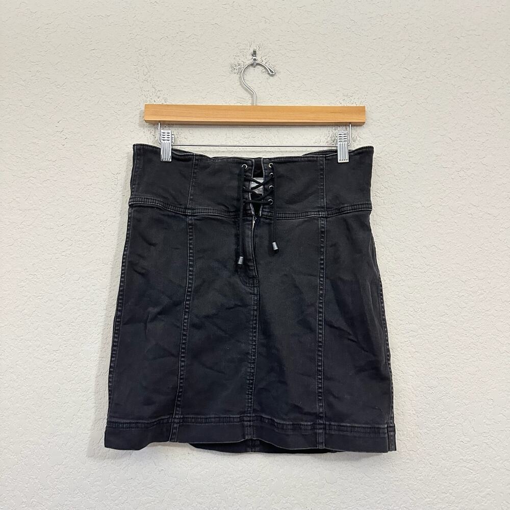 FREE PEOPLE Mini Jean Skirt Womens Sz 10 Black Lace Up Denim Cotton Stretch Goth